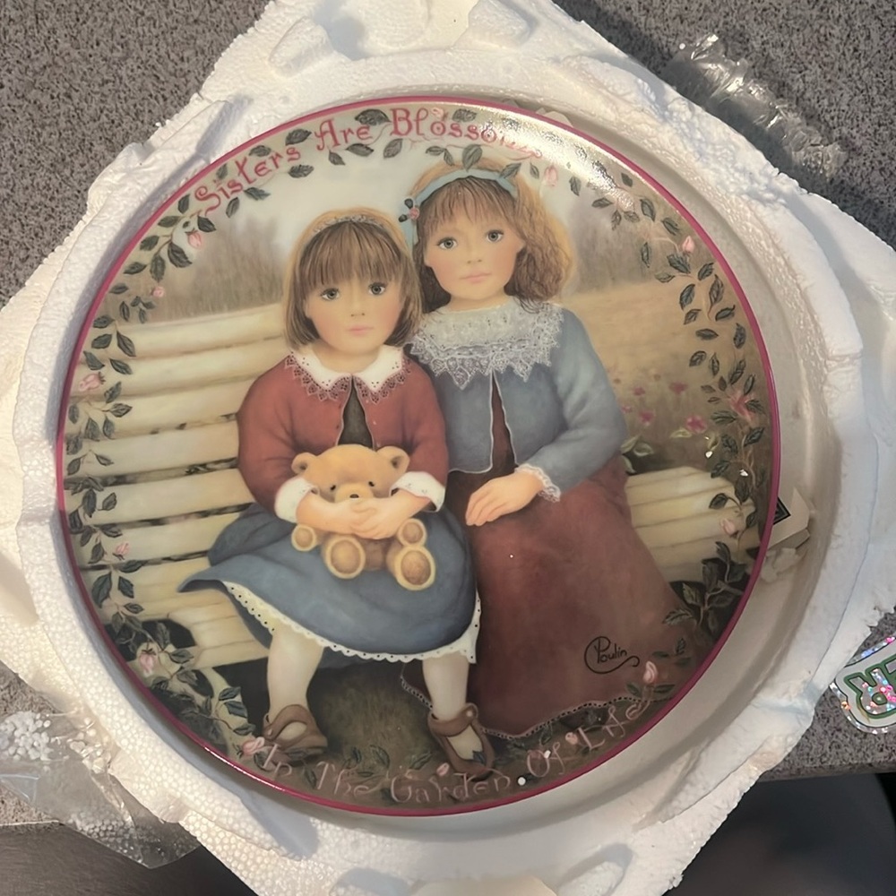 Sisters are blossoms, Chantel Poulin plate